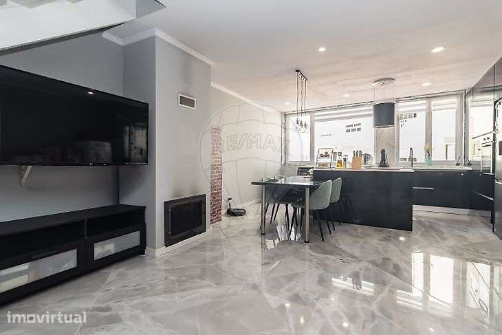 T3 Pronto a Habitar com Sótão em Queluz e Belas - Grande imagem: 2/11