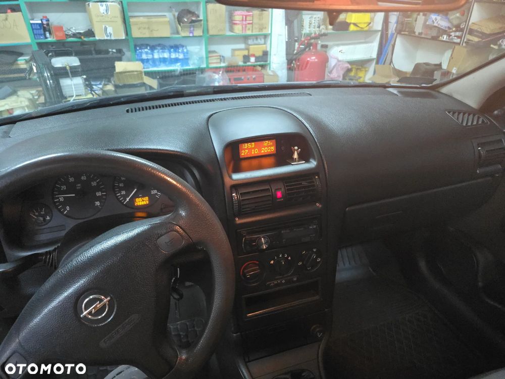 Opel Astra II 1.4 Comfort / Cool - 10