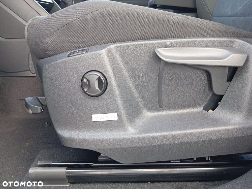 Volkswagen Touran - 13