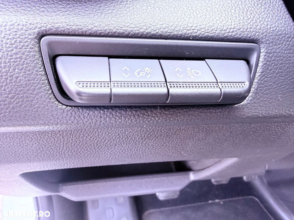 Renault Trafic 2.0 Blue dCi 130 Furgon Cabina Dubla L2H1 - 26