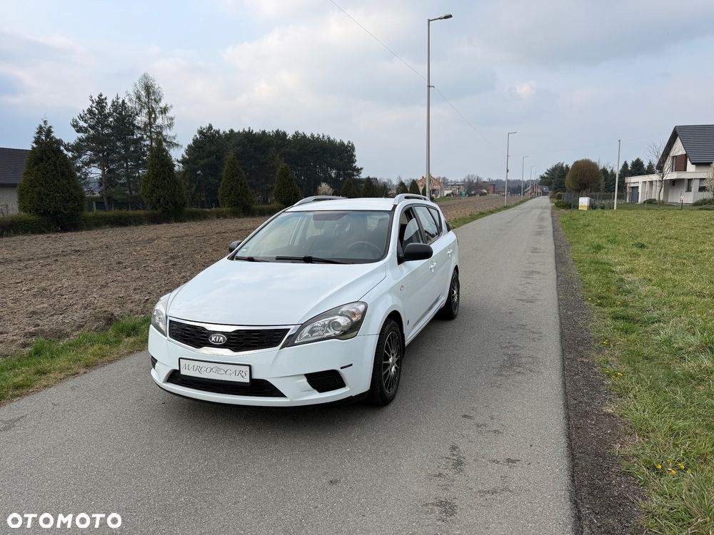 Kia Ceed 1.4 CVVT Dream-Team Edition - 2