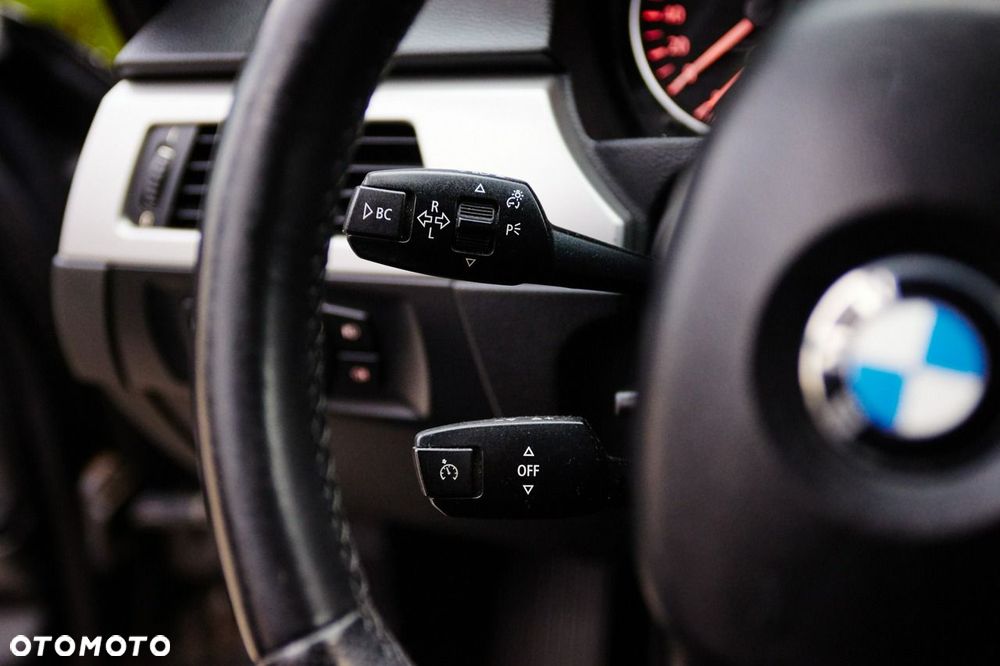 BMW Seria 3 318d - 17