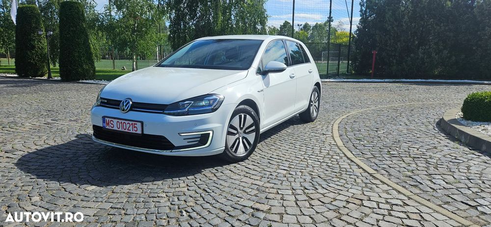 Volkswagen e-Golf - 11