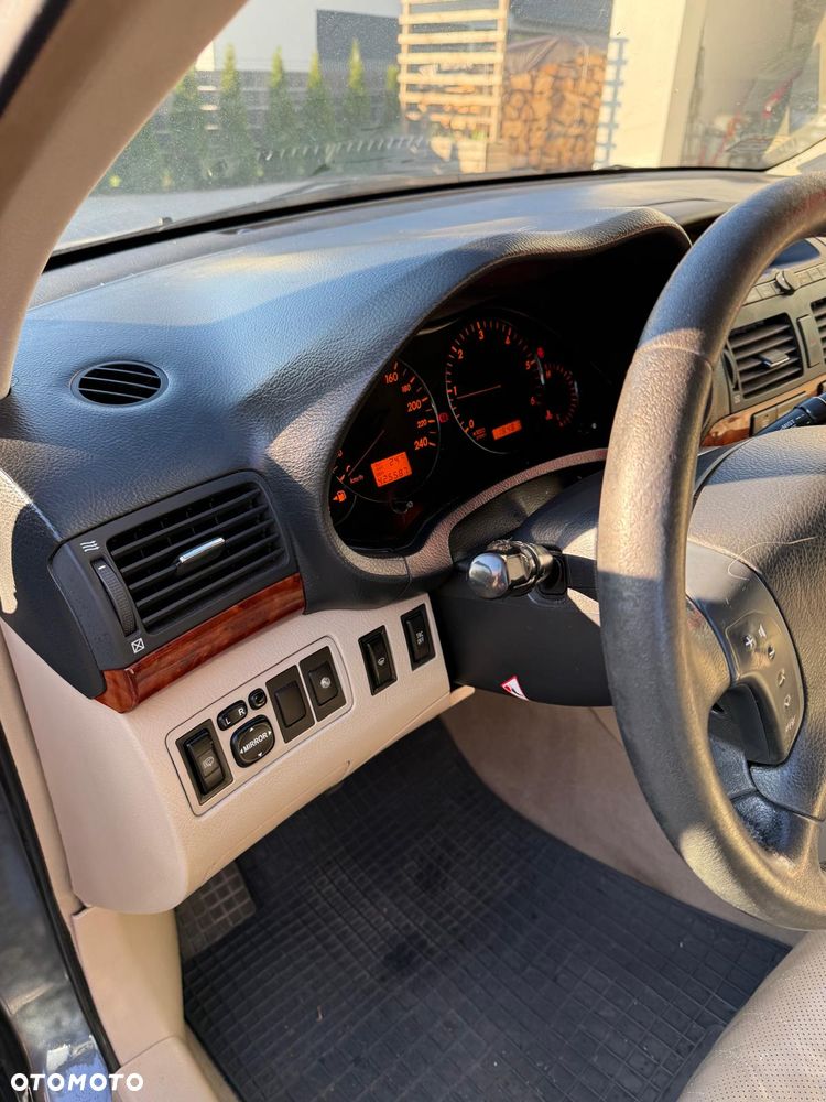 Toyota Avensis 2.2 D-4D Prestige - 18