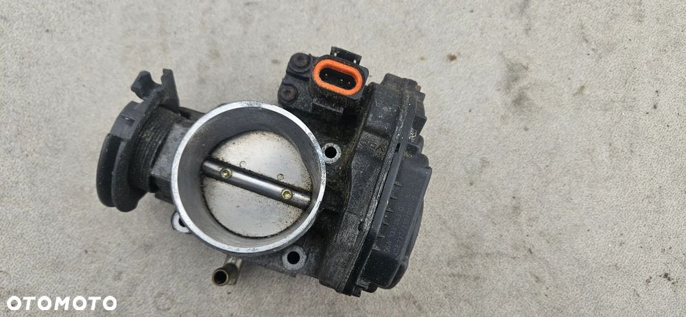 Przepustnica AUDI A3 8L VW Golf IV Octavia I 1,8 T 1,8T 06A133063G - 1