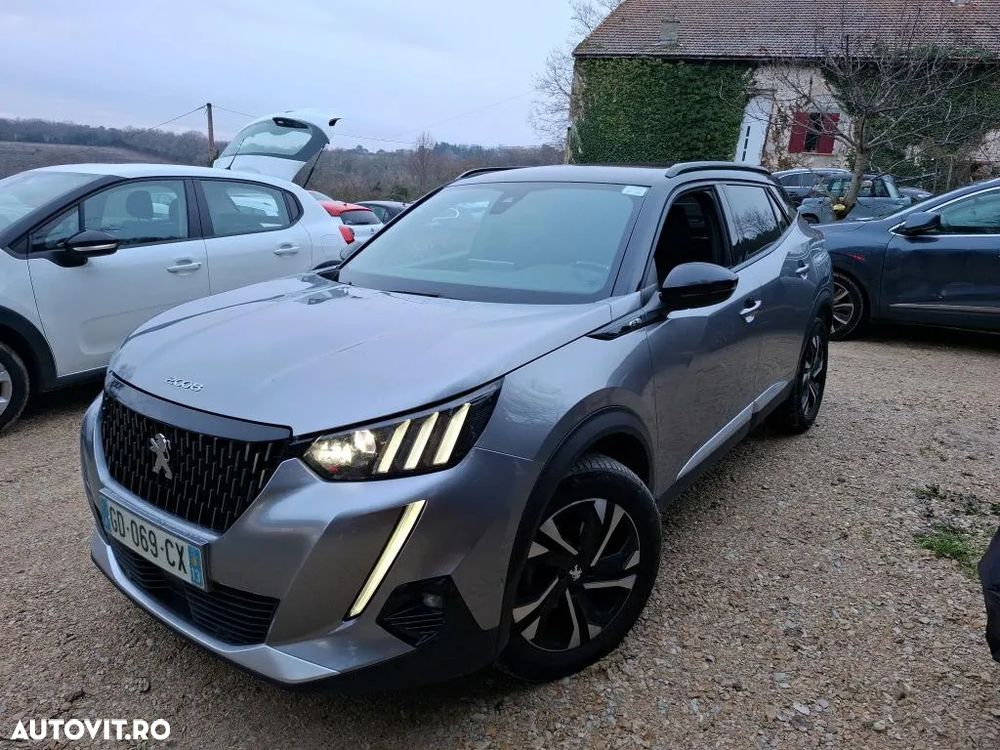 Peugeot 2008 PureTech 130 EAT8 GT - 1