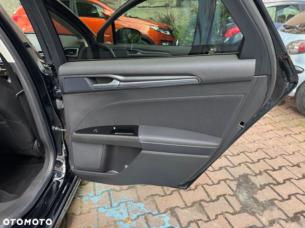 Ford Mondeo 2.0 EcoBlue Titanium - 22