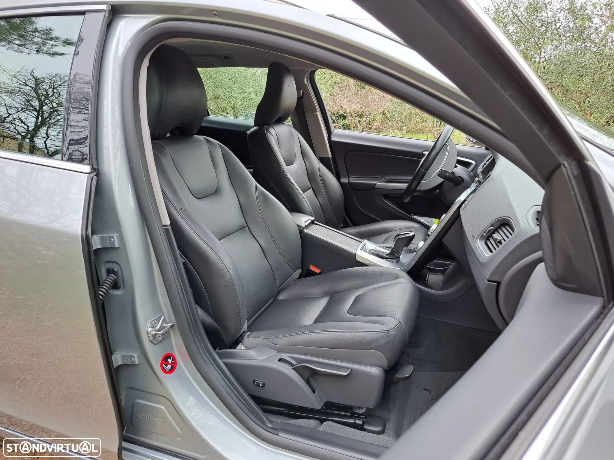 Volvo V60 D4 Geartronic Summum - 17