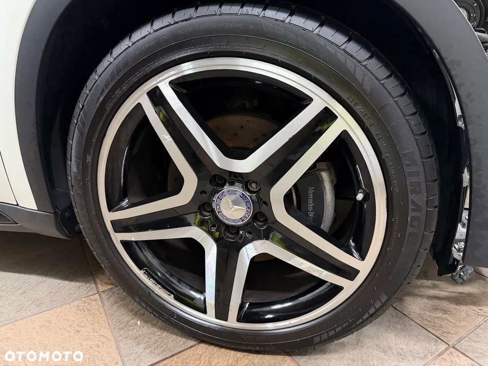 Mercedes-Benz GLA 220 CDI 7G-DCT AMG Line - 21