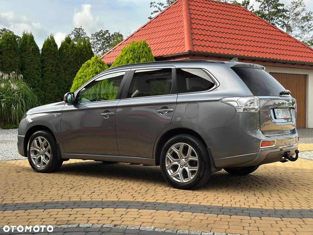 Mitsubishi Outlander - 12