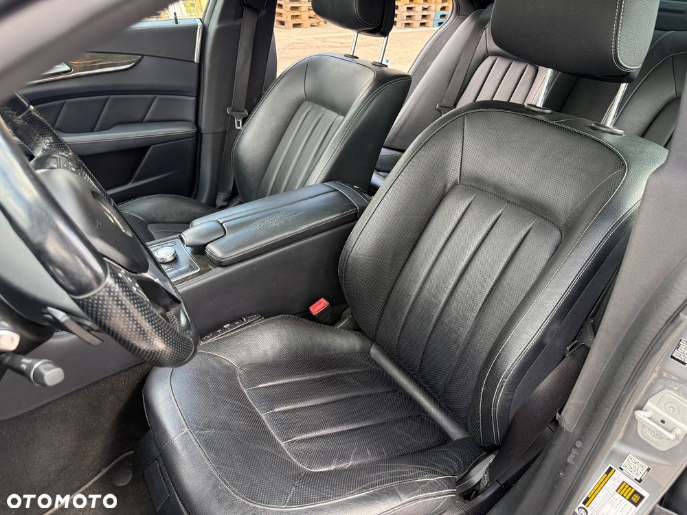 Mercedes-Benz CLS 500 4-Matic 7G-TRONIC - 24