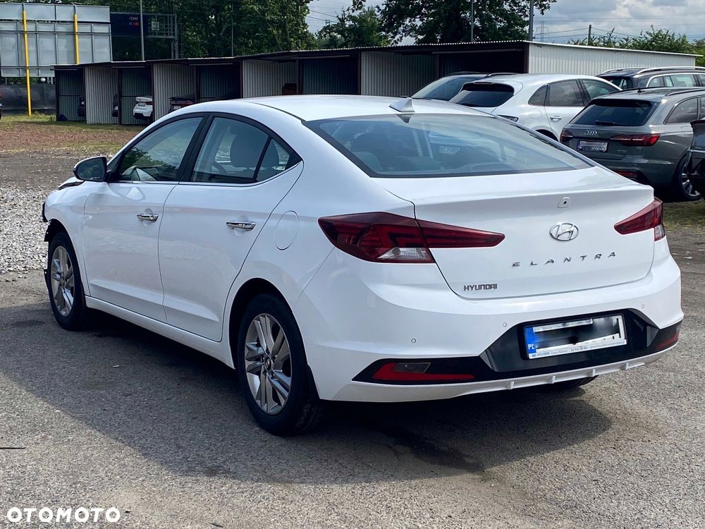 Hyundai Elantra 1.6 Comfort - 1