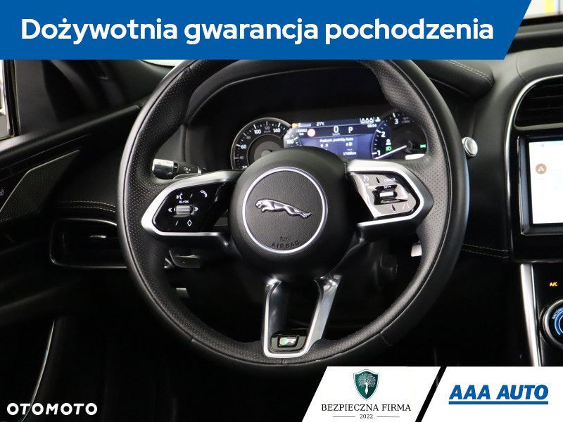 Jaguar XE - 23