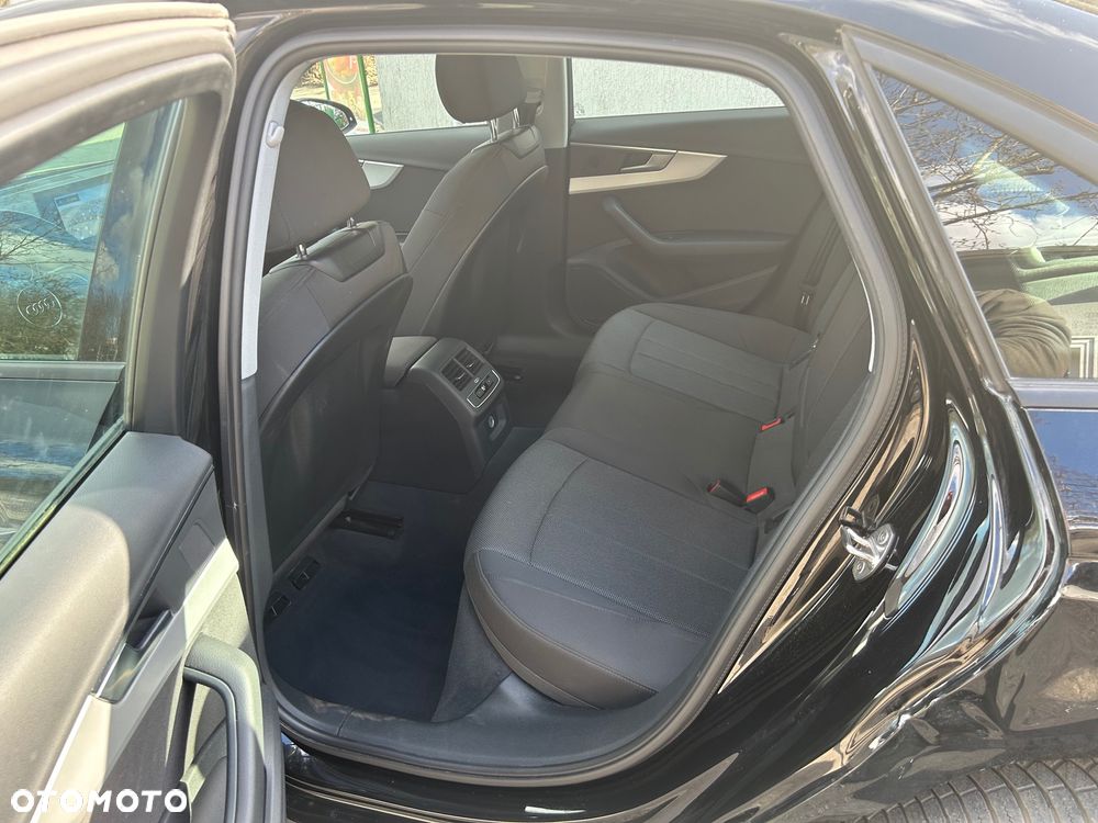 Audi A4 Limousine 35 TFSI mHEV Advanced S tronic - 13