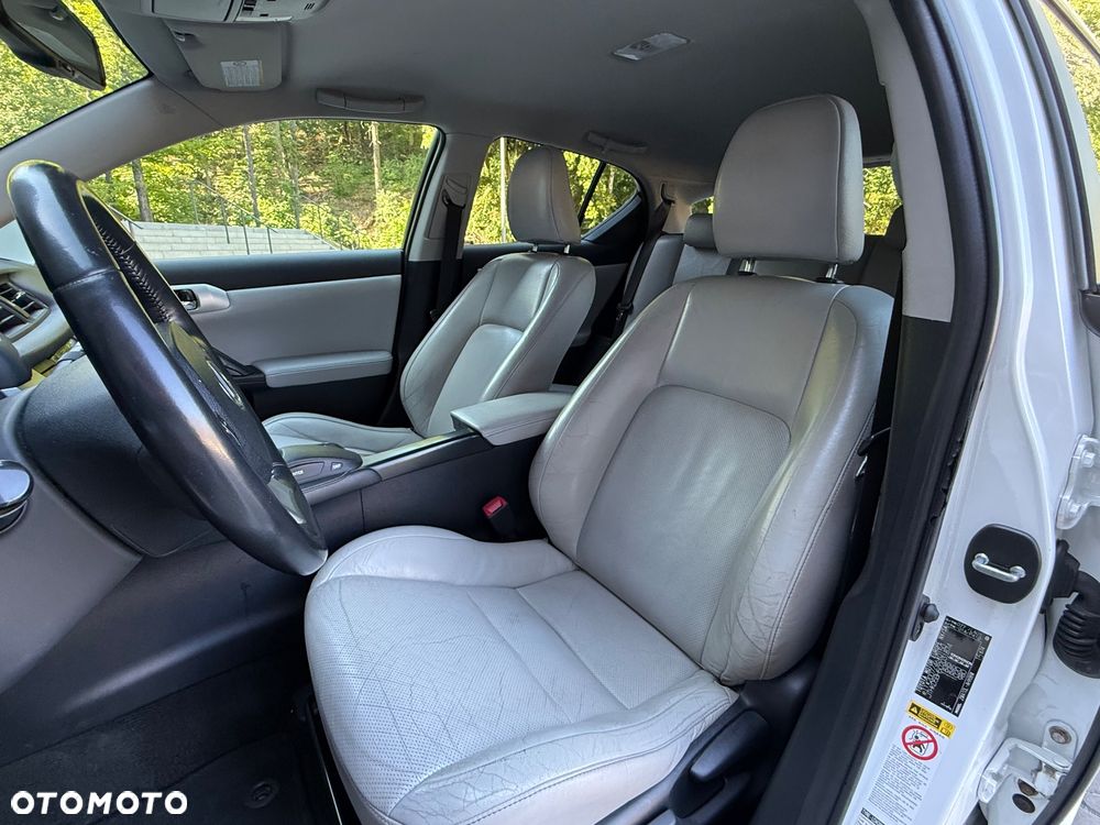Lexus CT 200h Prestige - 27
