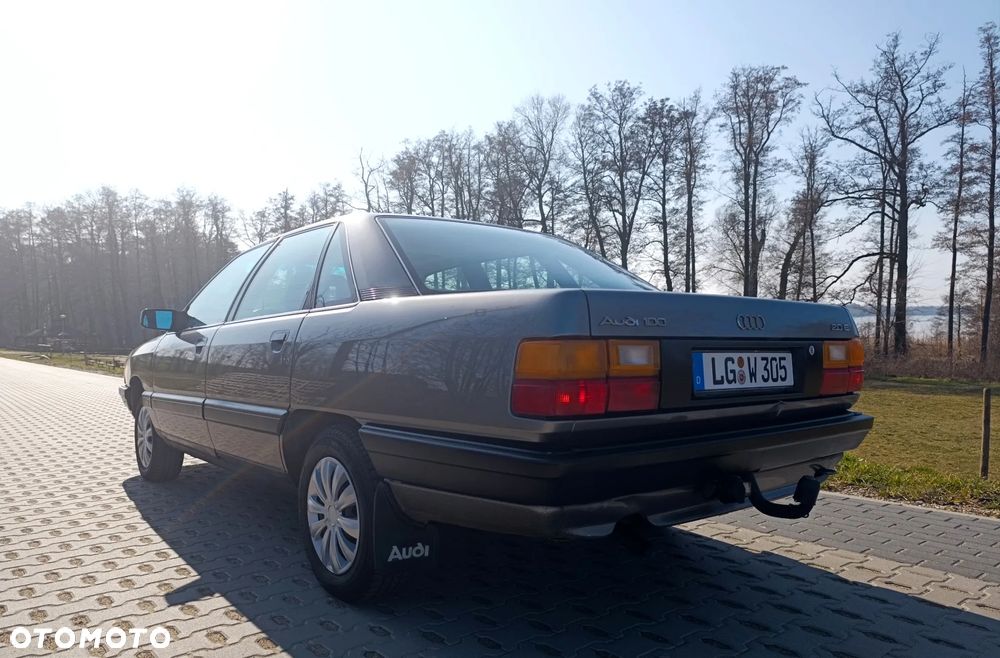 Audi 100 2.0 E - 6