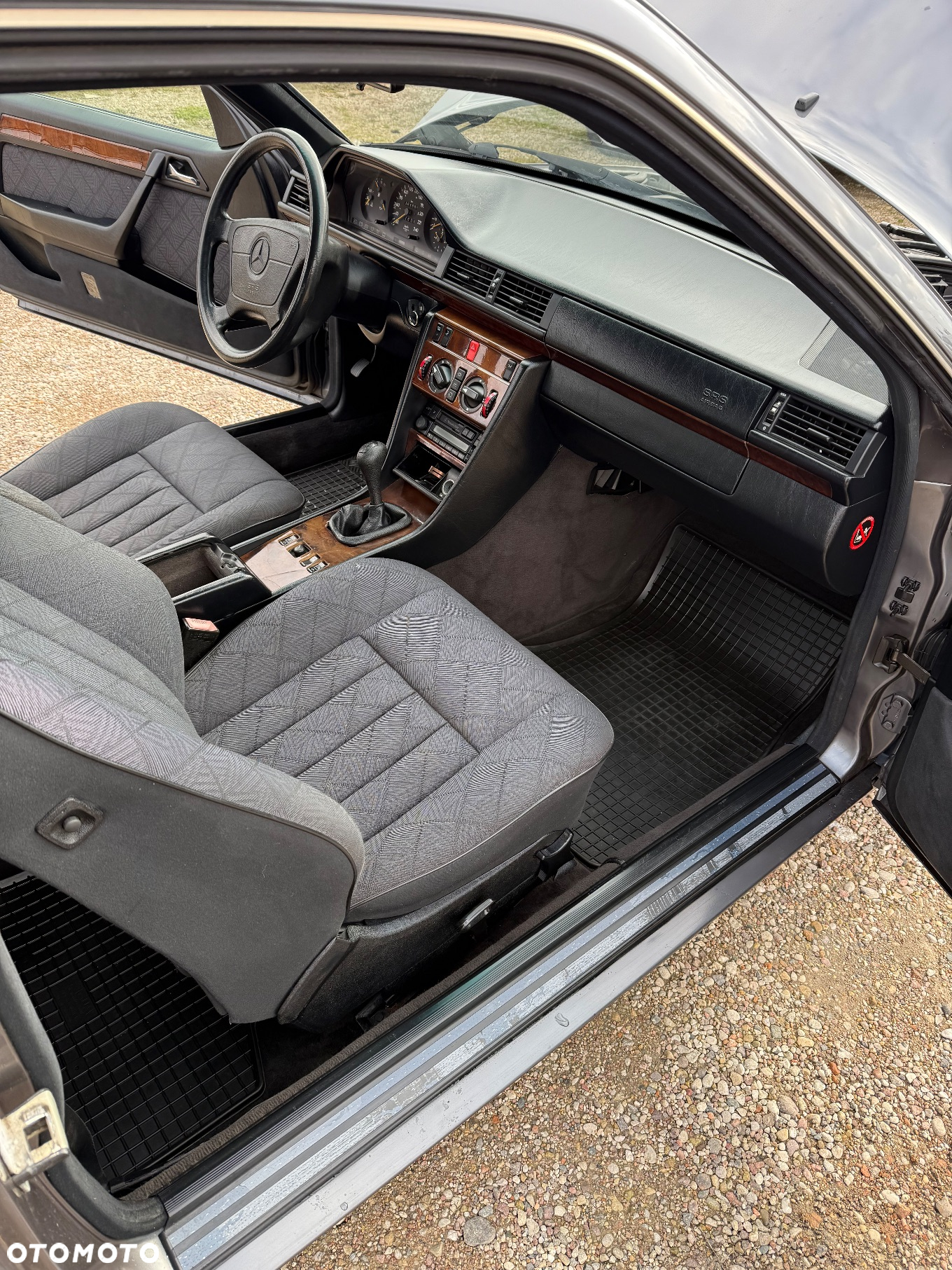 Mercedes-Benz Klasa E 200 - 10