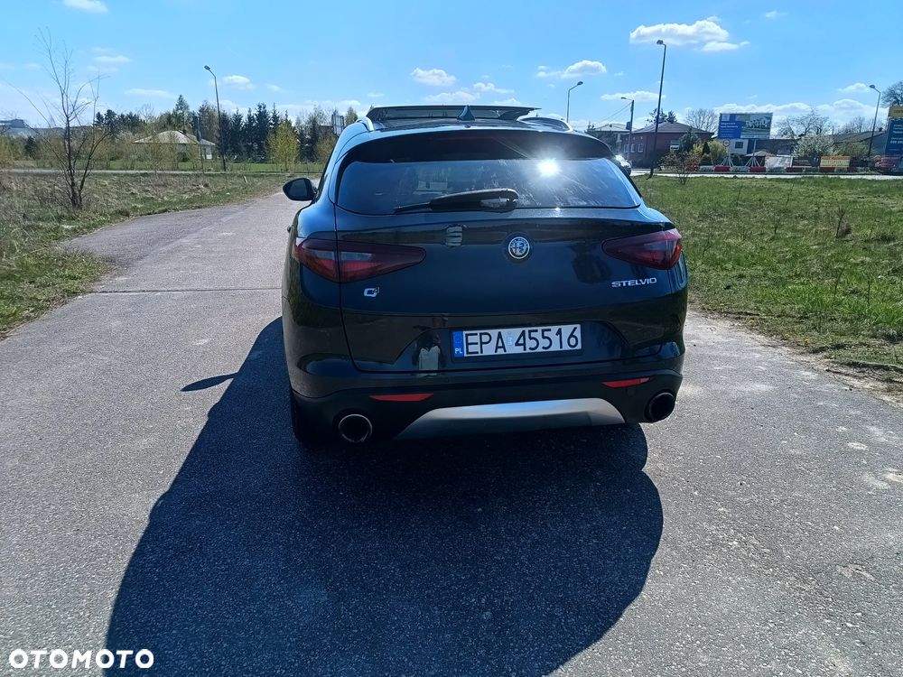 Alfa Romeo Stelvio 2.0 Turbo 16V AT8-Q4 Tributo Italiano - 6