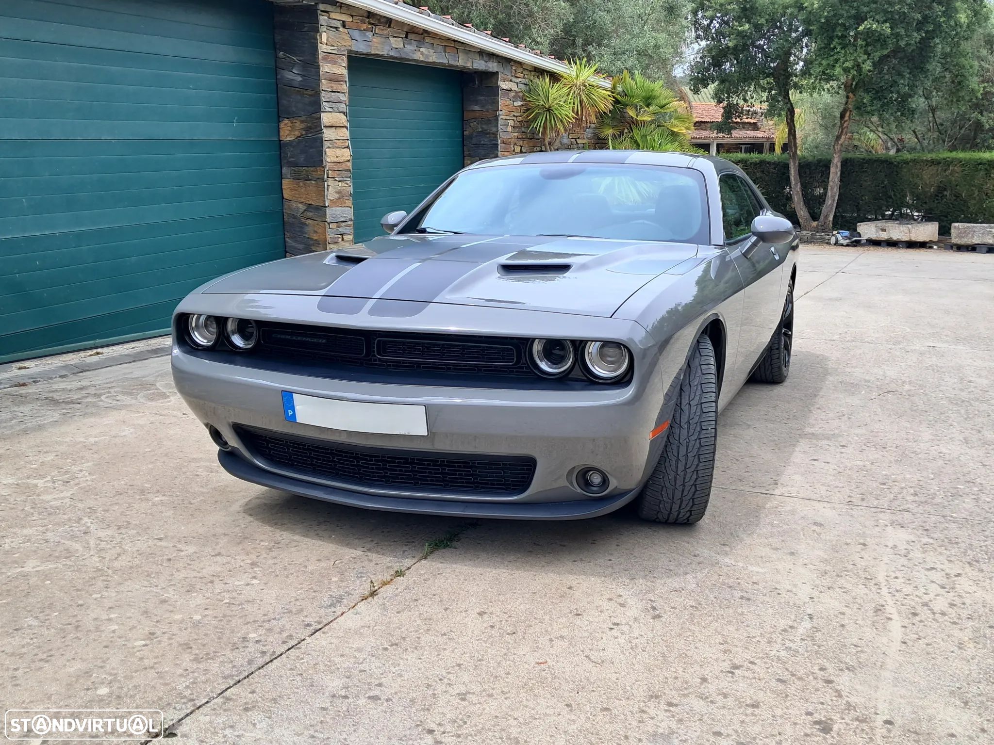 Dodge Challenger Auto SXT Plus - 1