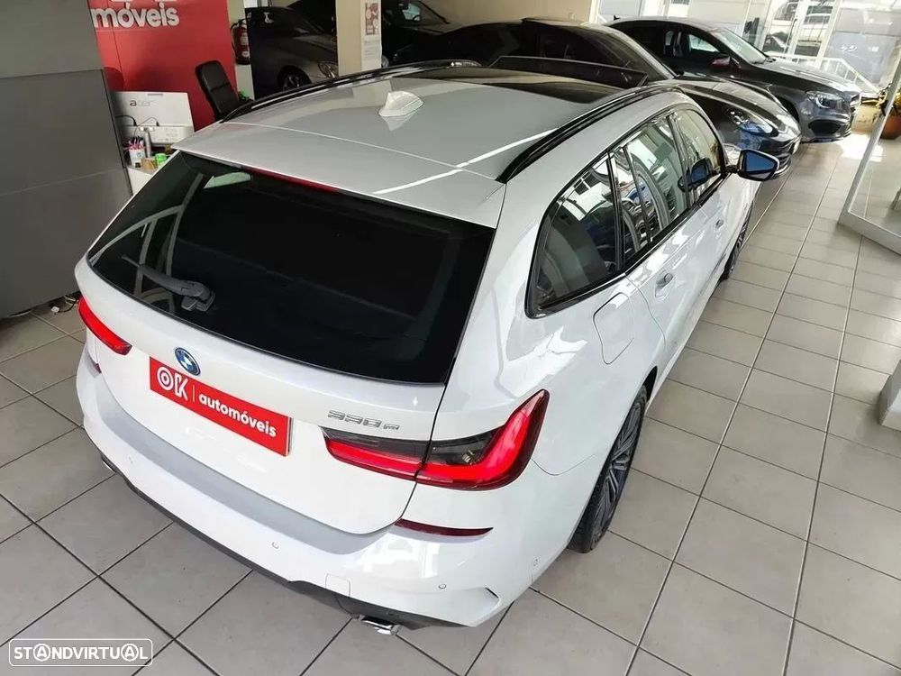 BMW 330 e Pack Desportivo M Auto - 13