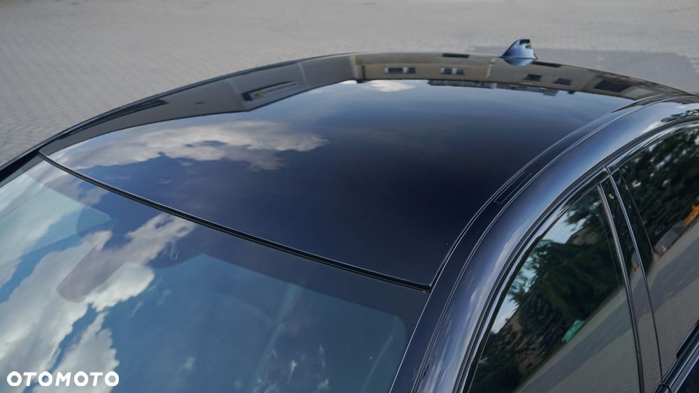 BMW Seria 5 525d xDrive - 14