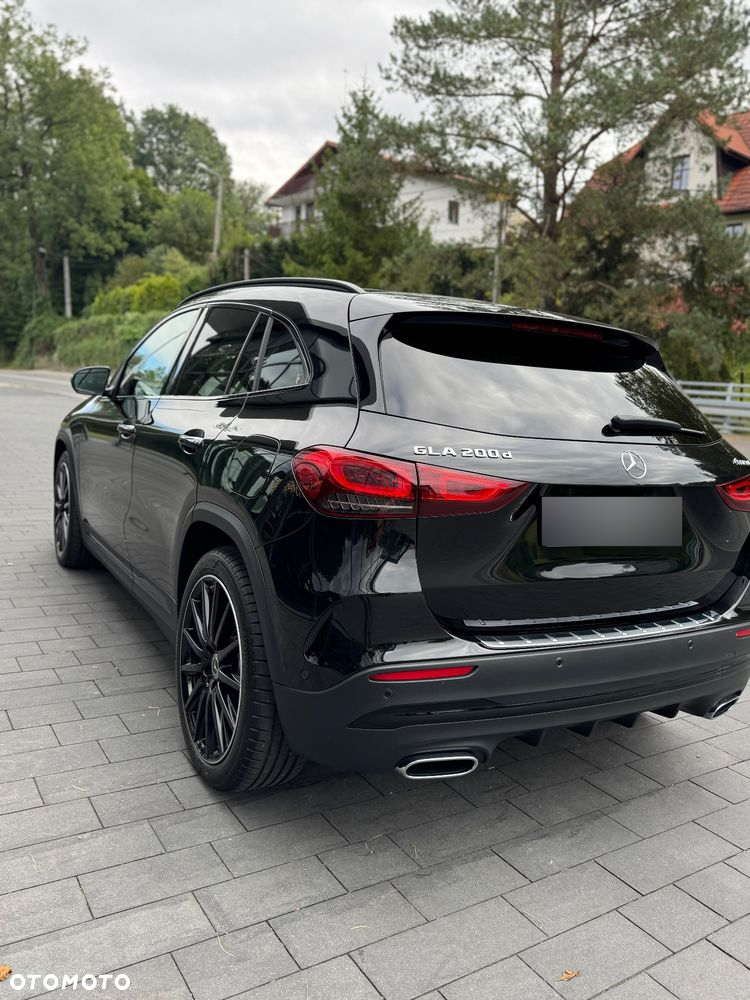 Mercedes-Benz GLA 200 d 4-Matic - 11