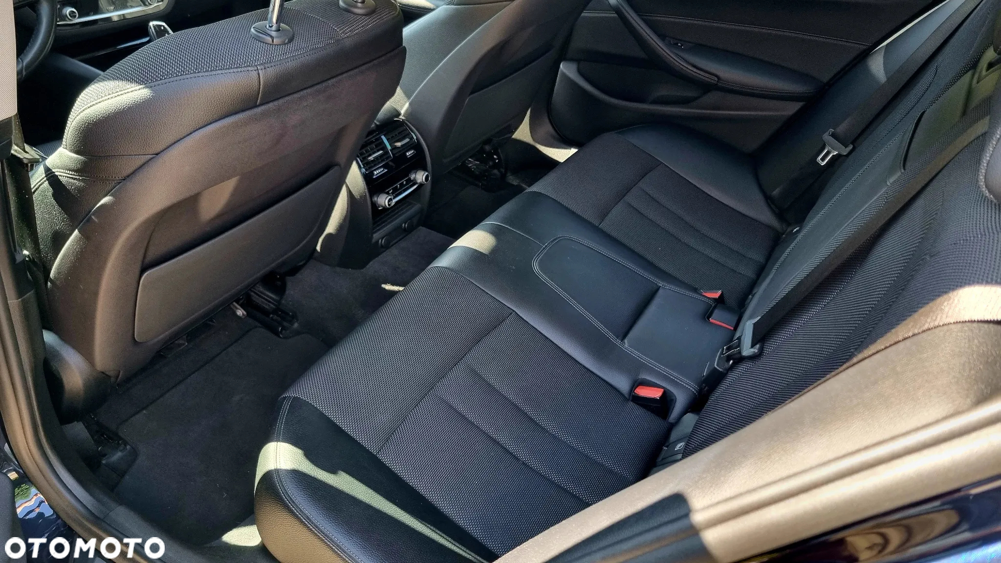 BMW Seria 5 520d Sport Line - 18
