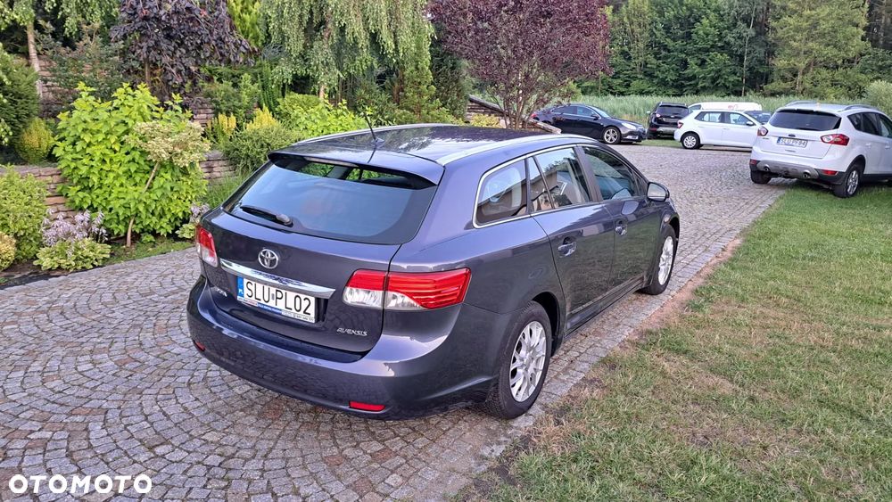 Toyota Avensis 1.8 Premium - 9