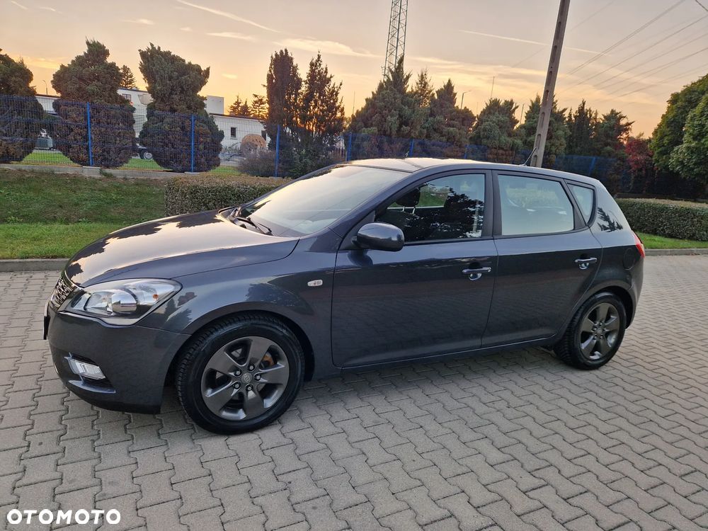 Kia Ceed - 19
