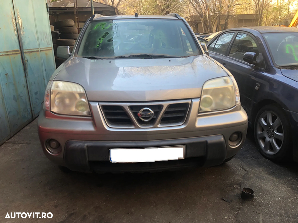 Bara fata Nissan X trail 2004