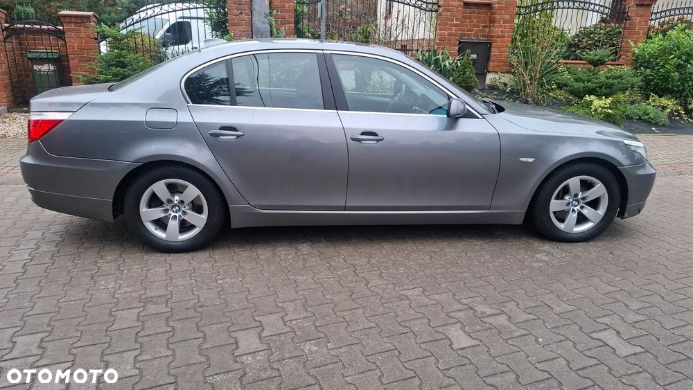 BMW Seria 5 525i - 4