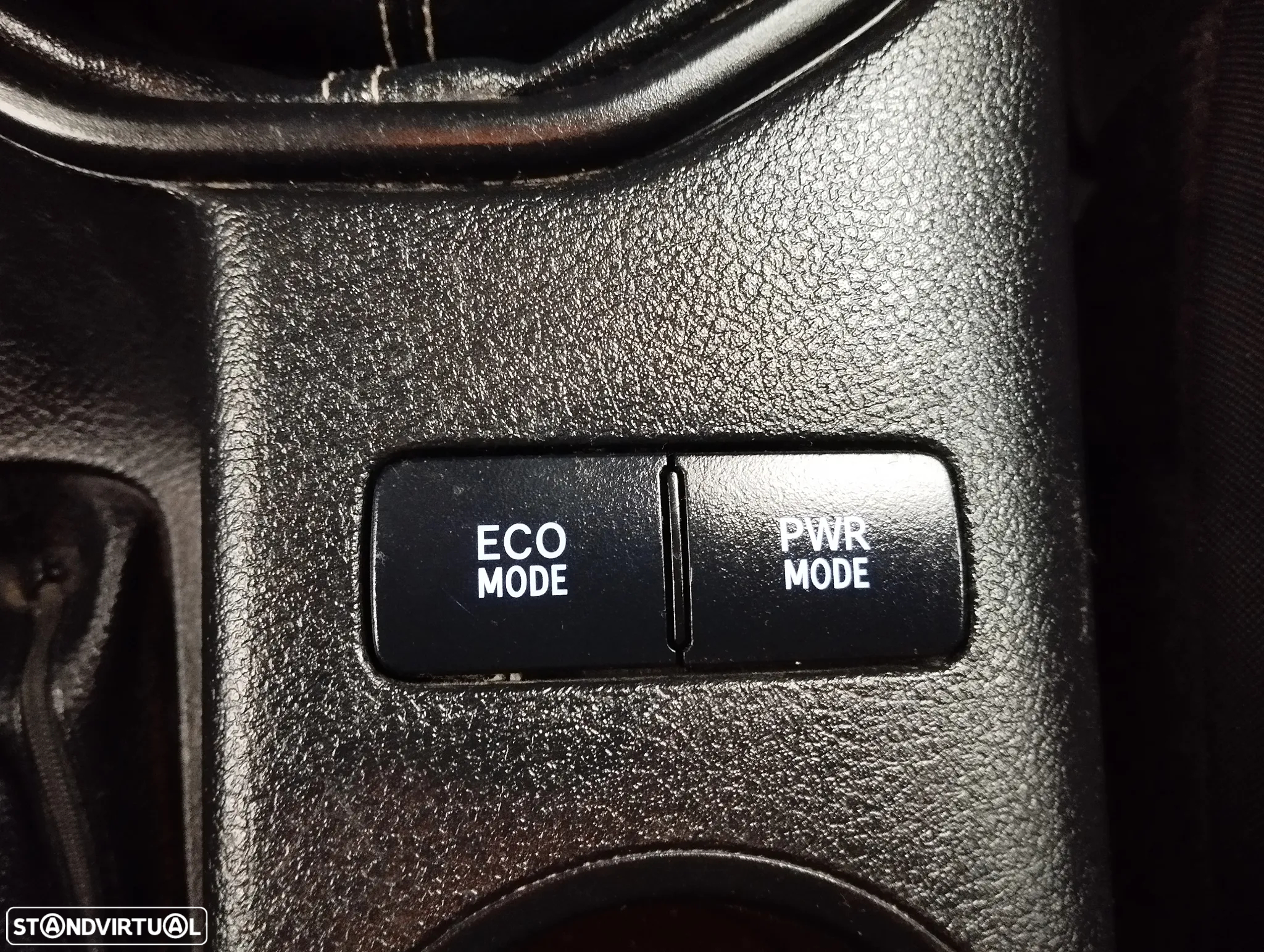 Toyota Hilux 2.4 D-4D 4WD CD CM - 25