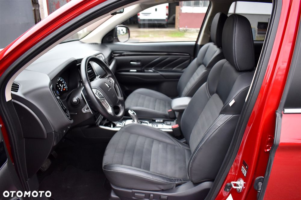 Mitsubishi Outlander Intense + - 15