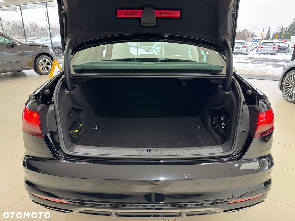 Audi A4 Limousine - 18