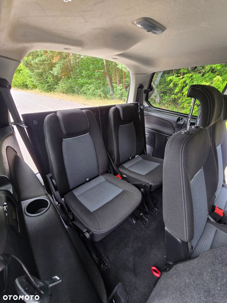 Ford Galaxy 2.0 TDCi Ghia - 24