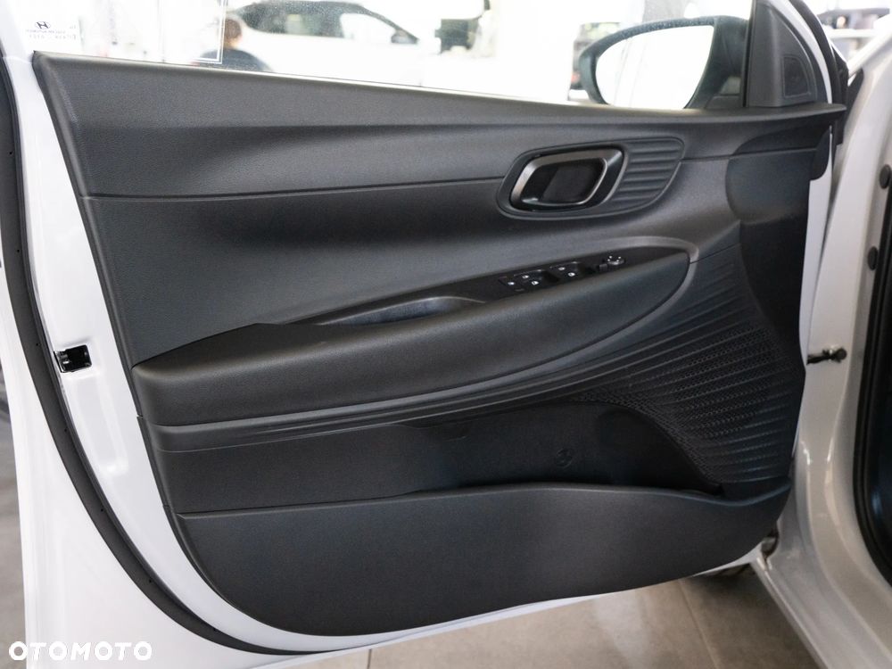 Hyundai i20 1.0 T-GDi Modern Black DCT - 12