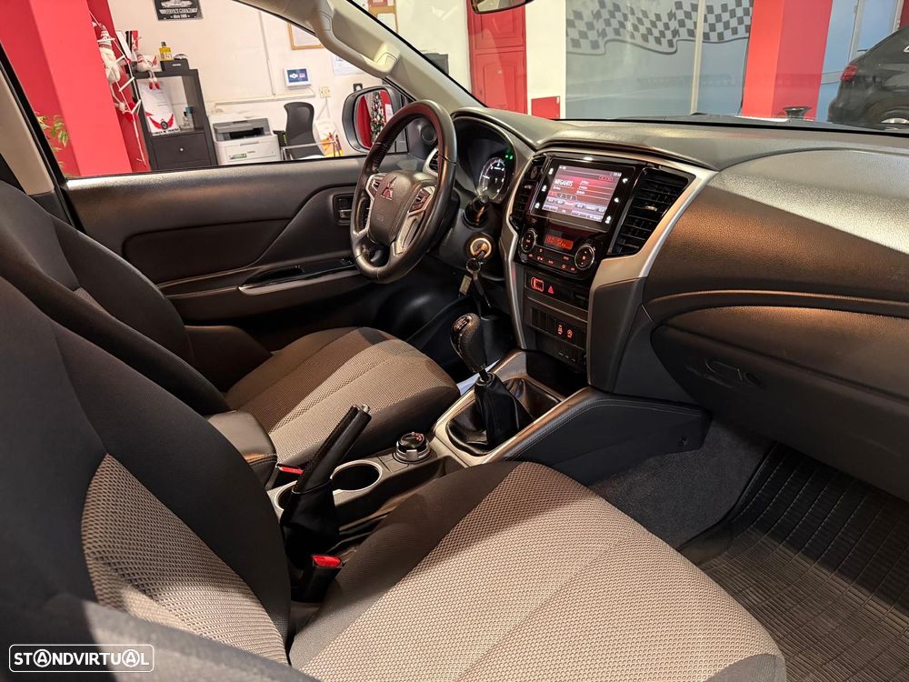 Mitsubishi L200 2.3 DI-D Club Invite Strakar Look 4WD - 8