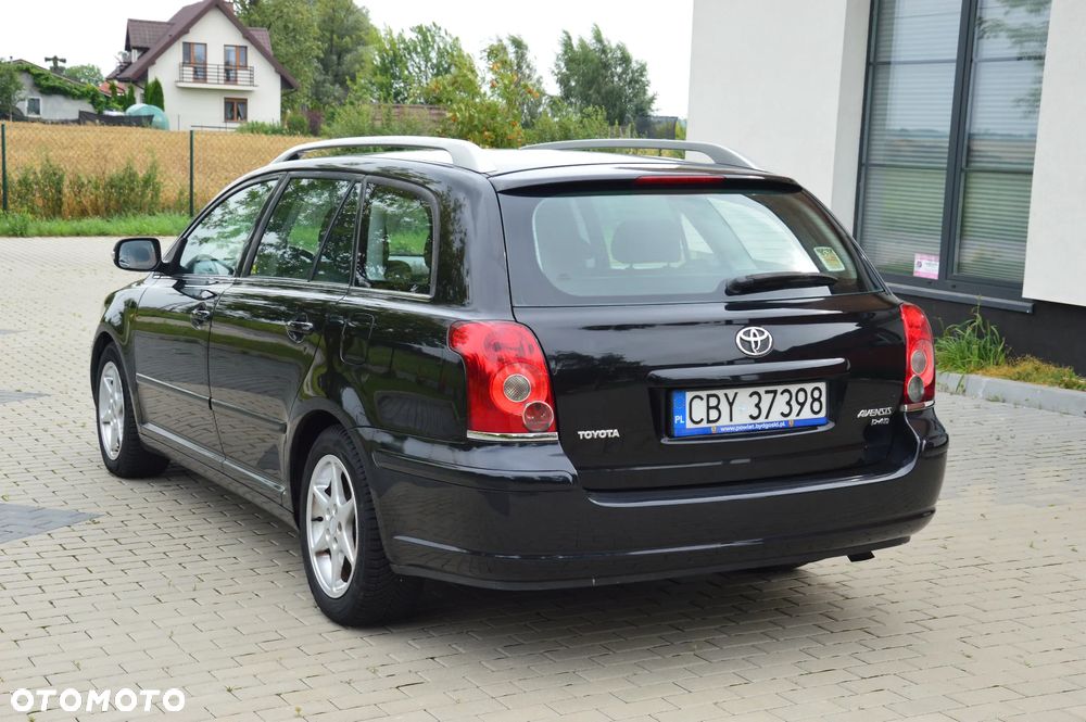 Toyota Avensis - 13