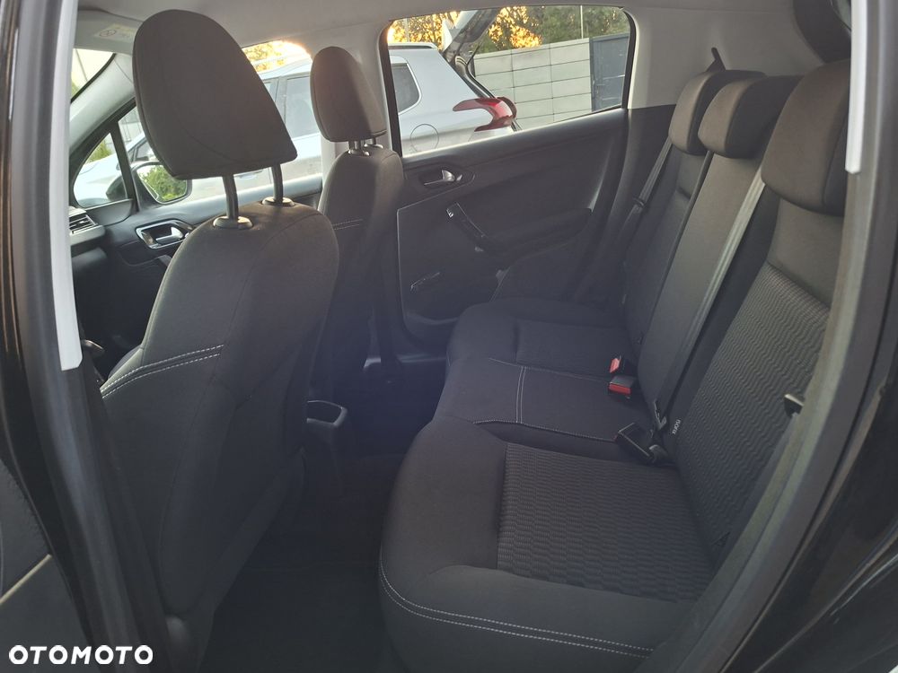 Peugeot 208 - 10