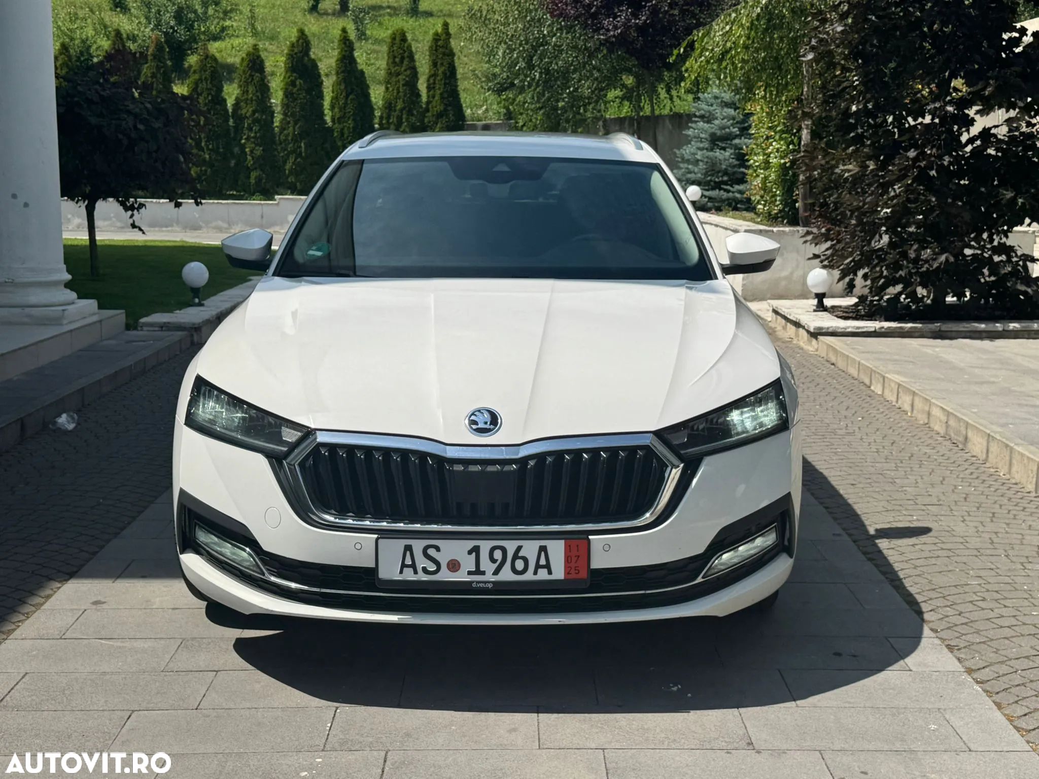 Skoda Octavia 2.0 TDI DSG Style - 1