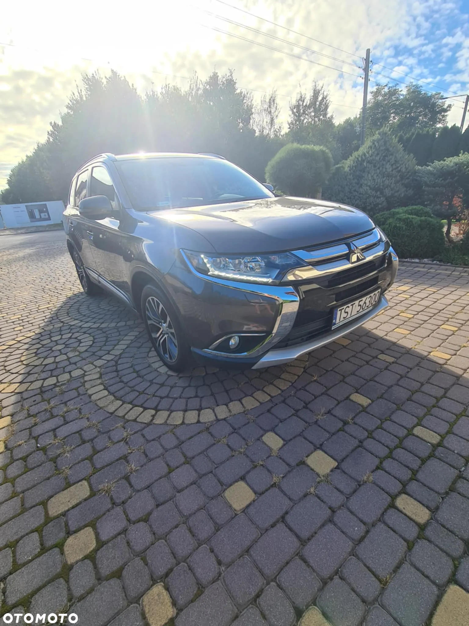 Mitsubishi Outlander 2.0 Intense + Navi 4WD CVT - 8