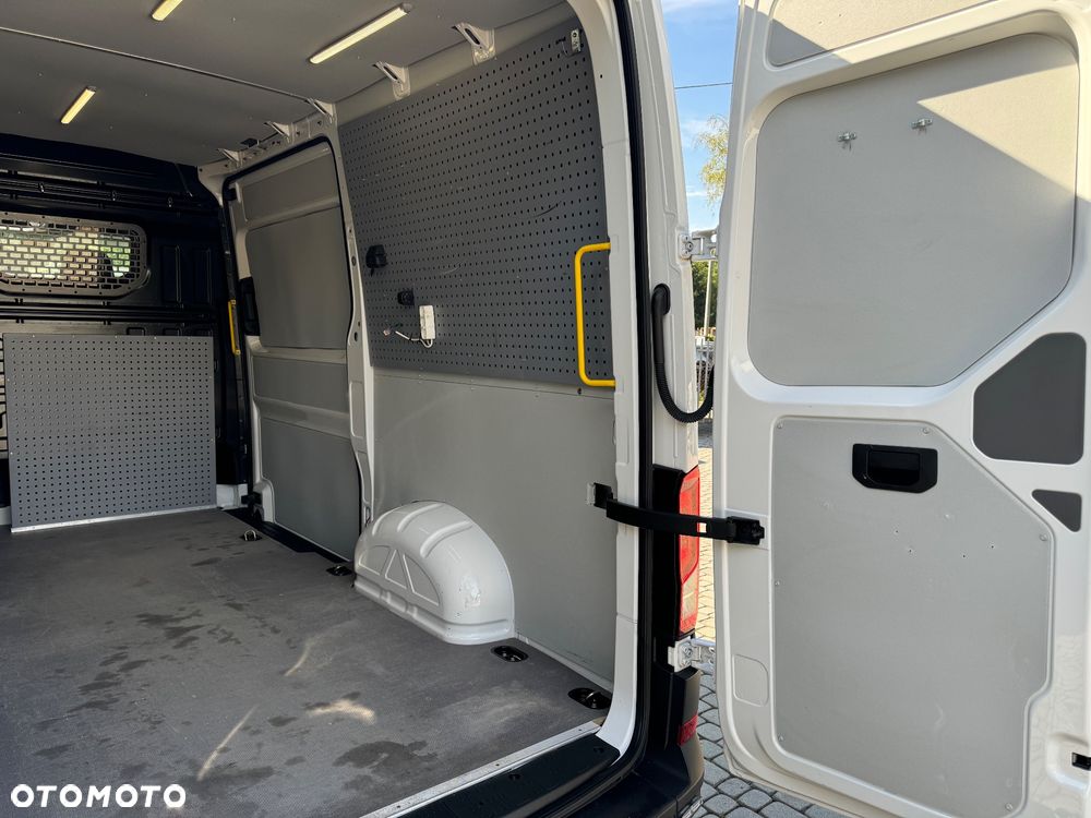 Volkswagen Crafter - 12