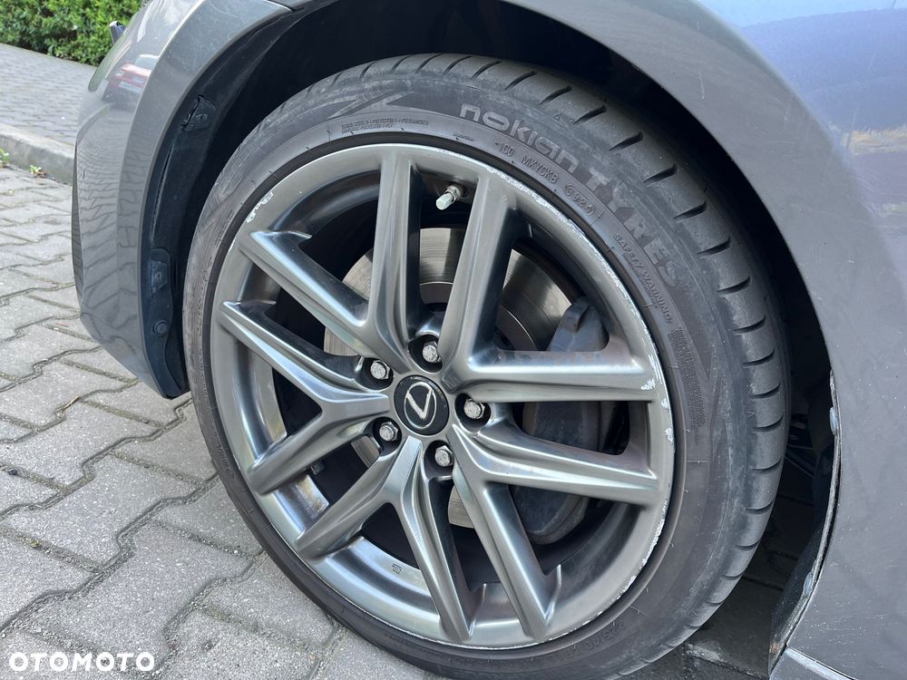 Lexus IS 200t F Sport - 9
