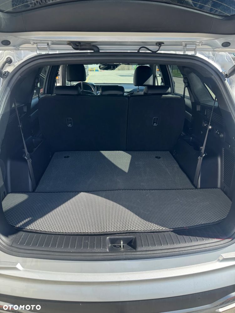 Kia Sorento - 4