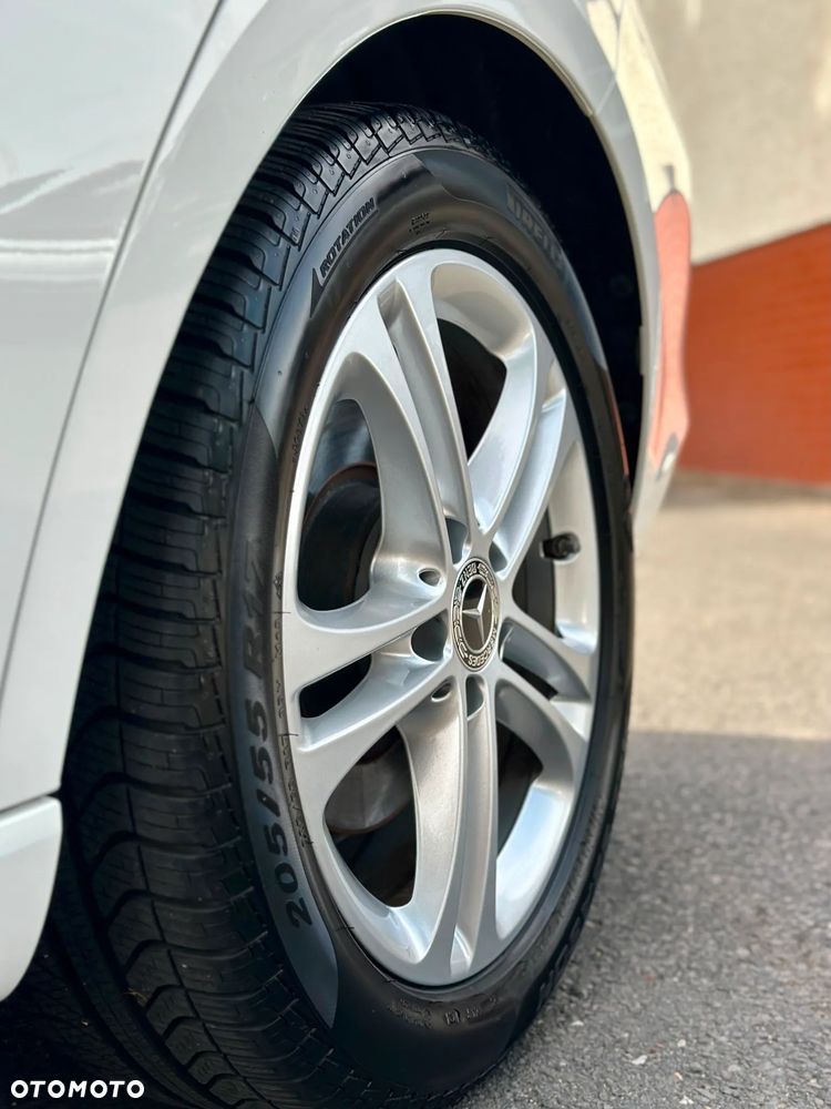 Mercedes-Benz CLA 200 mHEV 7G-DCT - 9