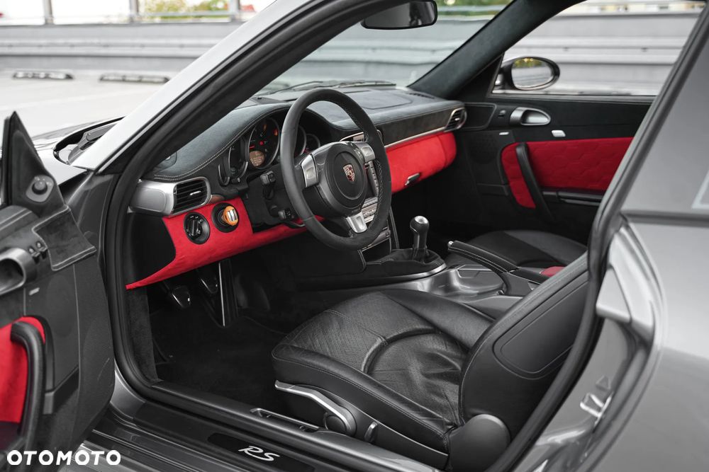 Porsche 911 Carrera 4 S - 18