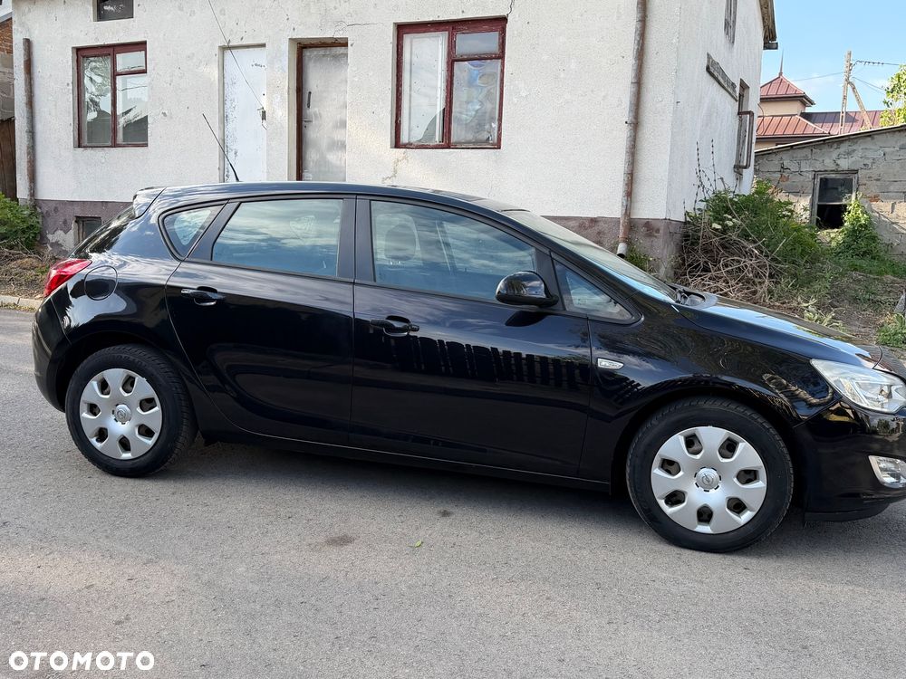 Opel Astra 1.6 150 Jahre - 4