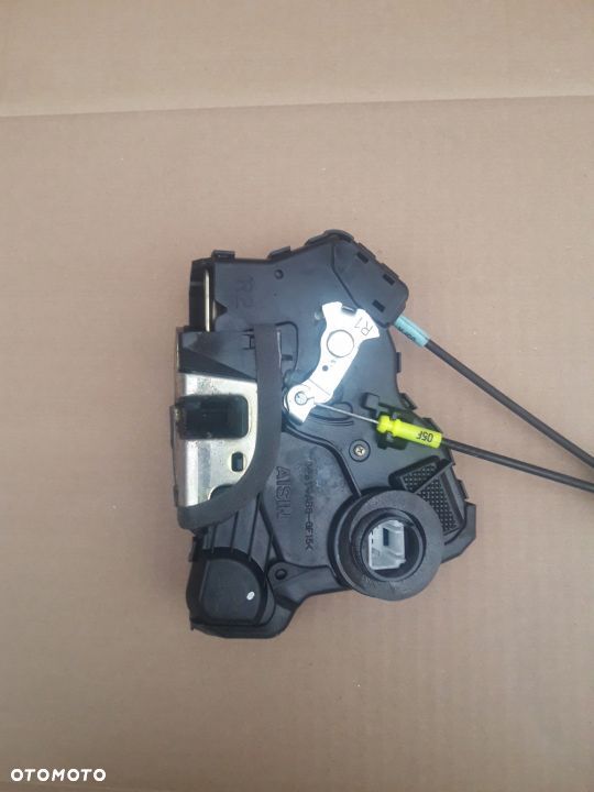 COROLLA E12 HB ZAMEK DRZWI PRAWY PRZÓD 2 PIN EURO - 4