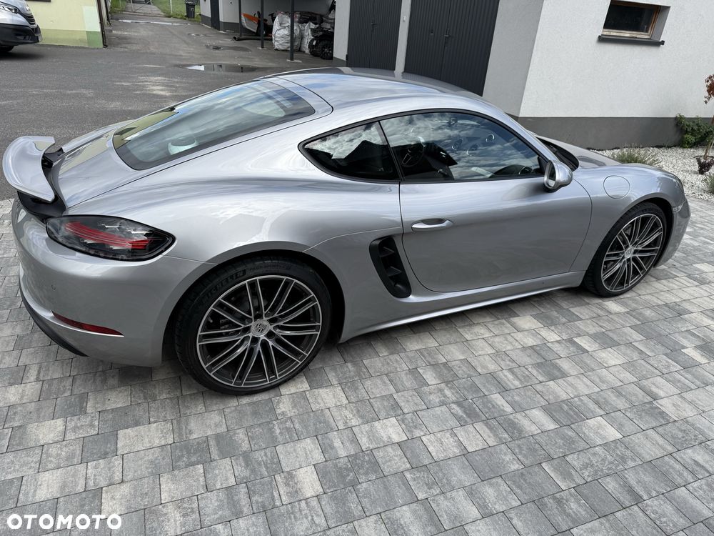 Porsche 718 Cayman - 8