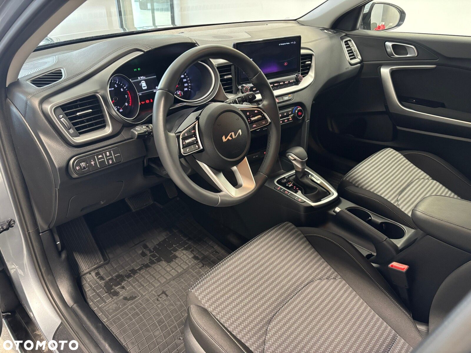 Kia XCeed - 8